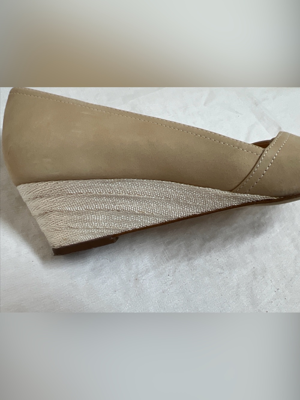 Anne Klein Women's AKDUGAN Wedge Heel Cream Natural Nubuck 7 1/2M Leather Upper - Picture 12 of 16